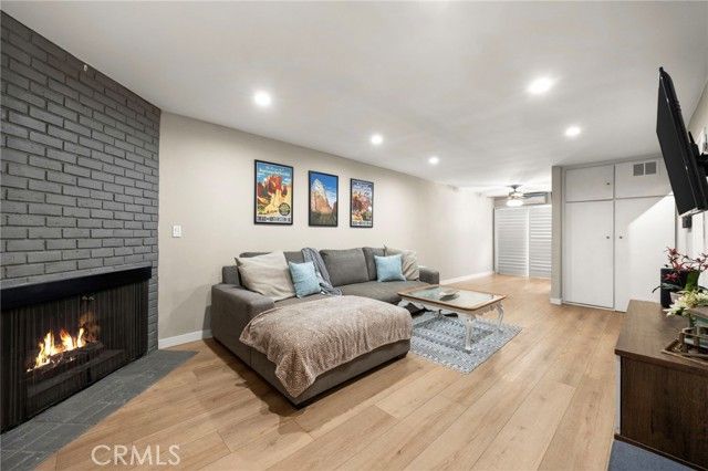 2452 Chelsea Place M, Santa Monica, CA 90404