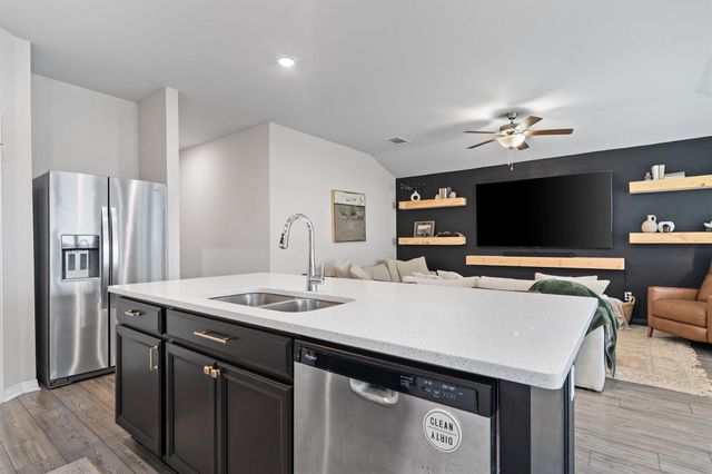 537 Loriner WAY, Liberty Hill, TX 78642