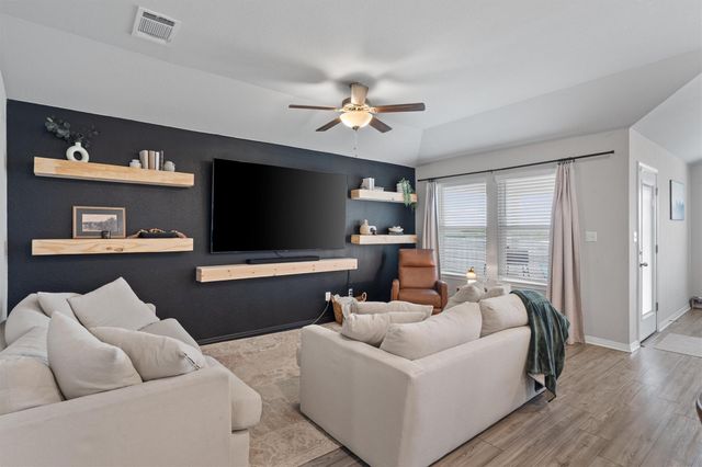 537 Loriner WAY, Liberty Hill, TX 78642