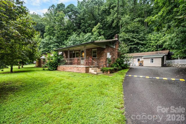 1755 F M Mclean Place, Lenoir, NC 28645