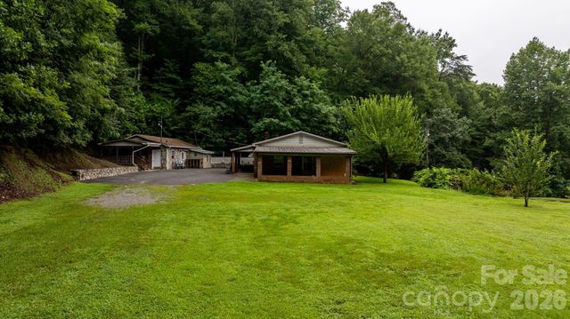 1755 F M Mclean Place, Lenoir, NC 28645