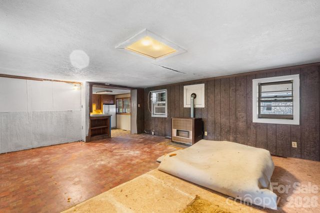 1755 F M Mclean Place, Lenoir, NC 28645