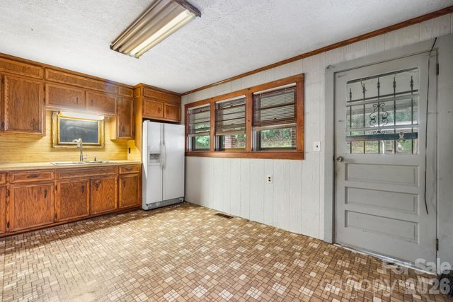 1755 F M Mclean Place, Lenoir, NC 28645