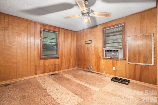 1755 F M Mclean Place, Lenoir, NC 28645
