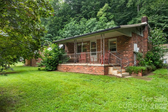 1755 F M Mclean Place, Lenoir, NC 28645