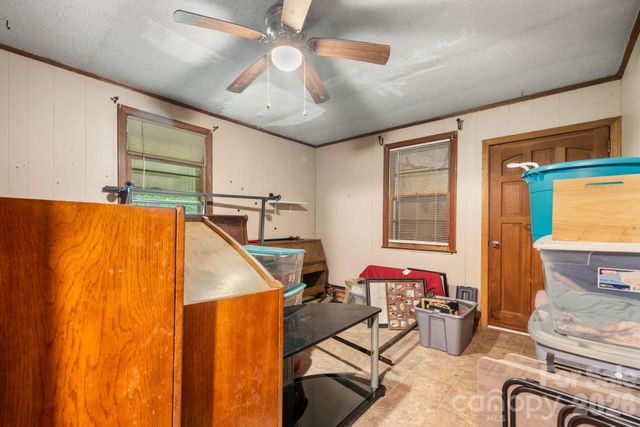 1755 F M Mclean Place, Lenoir, NC 28645