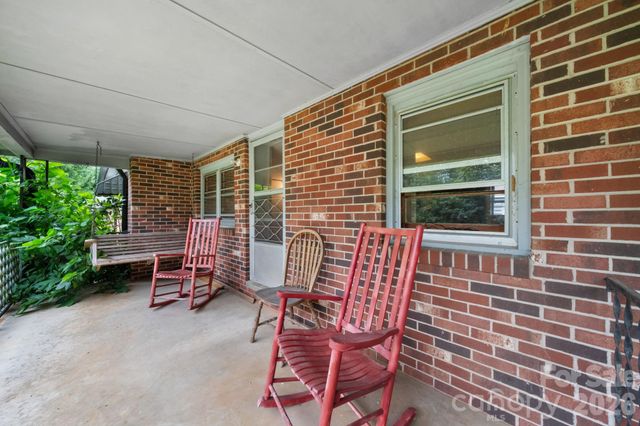 1755 F M Mclean Place, Lenoir, NC 28645