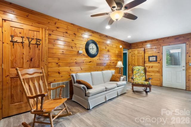 1755 F M Mclean Place, Lenoir, NC 28645
