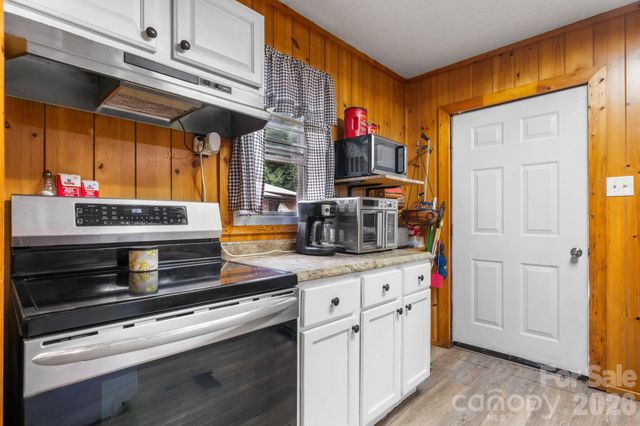 1755 F M Mclean Place, Lenoir, NC 28645