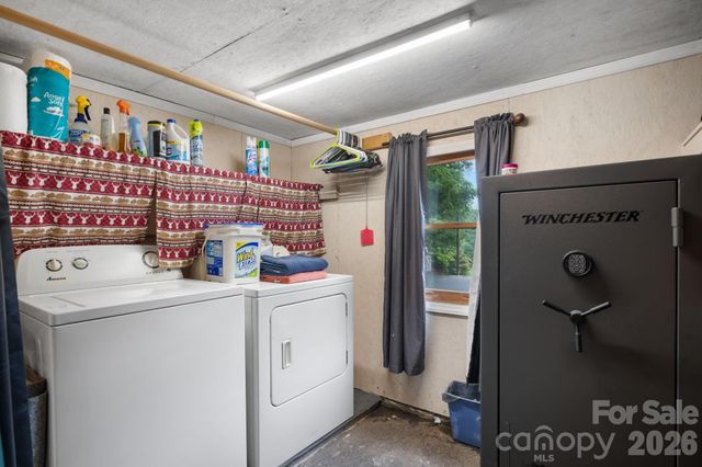 1755 F M Mclean Place, Lenoir, NC 28645