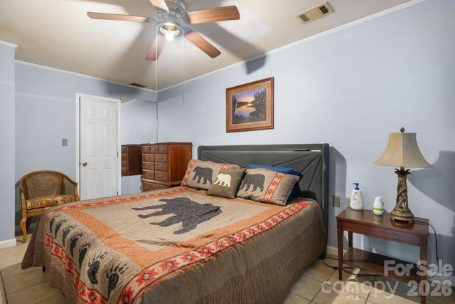 1755 F M Mclean Place, Lenoir, NC 28645