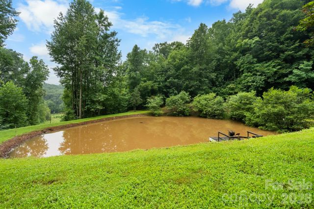 1755 F M Mclean Place, Lenoir, NC 28645
