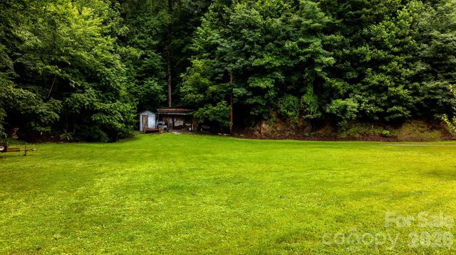 1755 F M Mclean Place, Lenoir, NC 28645