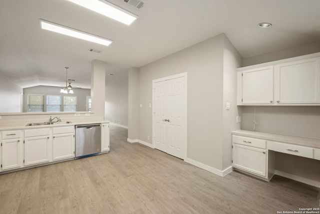 1102 Cougar Country, San Antonio, TX 78251