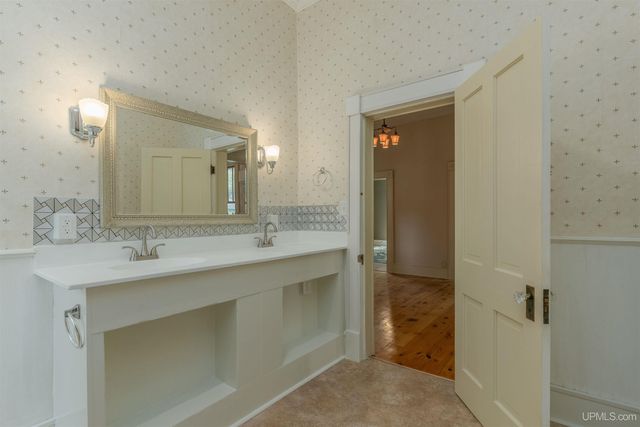 320 Hemlock Avenue, Amasa, MI 49903