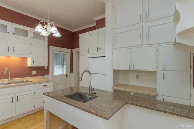 320 Hemlock Avenue, Amasa, MI 49903