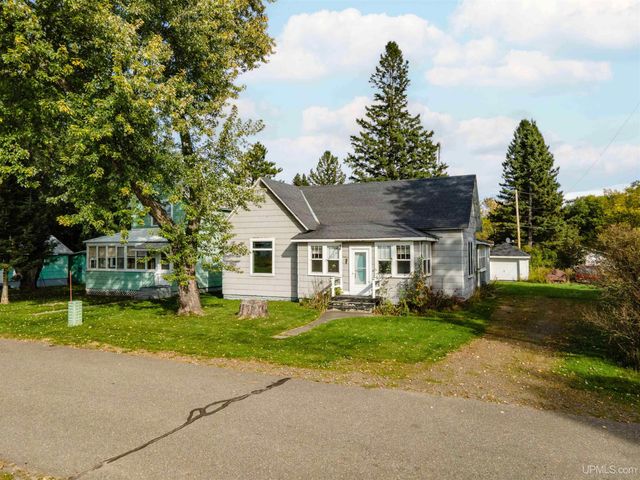 320 Hemlock Avenue, Amasa, MI 49903