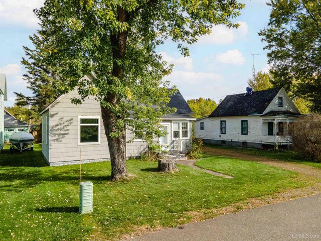 320 Hemlock Avenue, Amasa, MI 49903