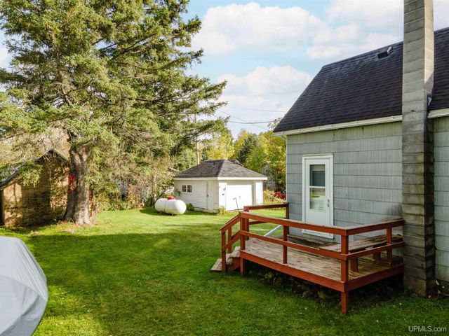 320 Hemlock Avenue, Amasa, MI 49903