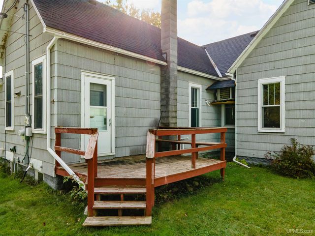 320 Hemlock Avenue, Amasa, MI 49903