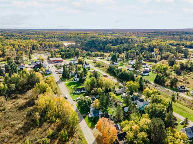 320 Hemlock Avenue, Amasa, MI 49903