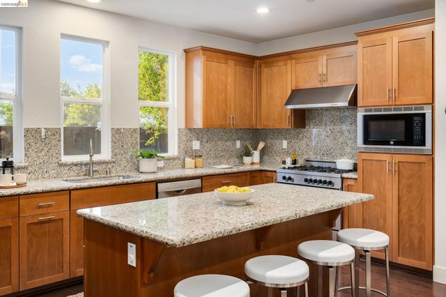 2762 Bette St, Alameda, CA 94501