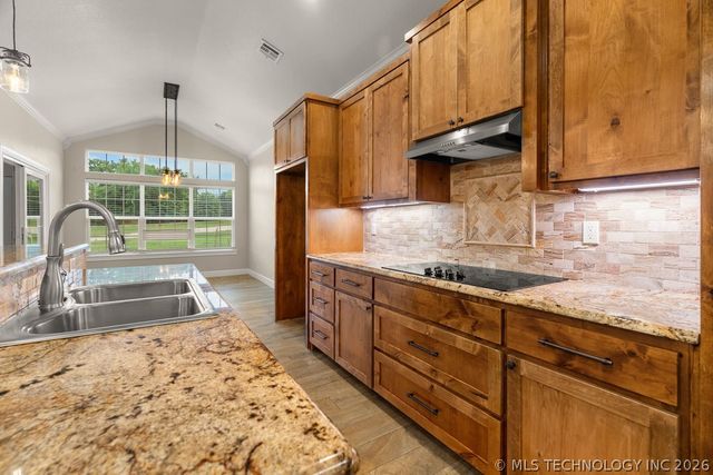 11703 Hidden Oak Circle, Kingston, OK 73439