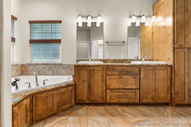 11703 Hidden Oak Circle, Kingston, OK 73439