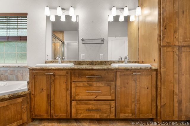 11703 Hidden Oak Circle, Kingston, OK 73439