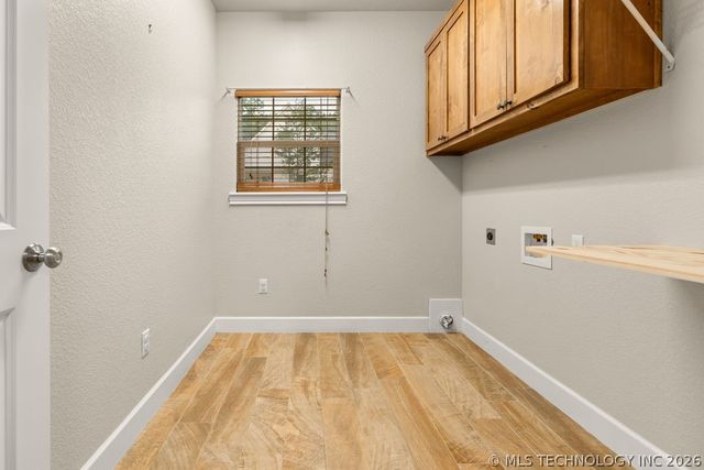 11703 Hidden Oak Circle, Kingston, OK 73439