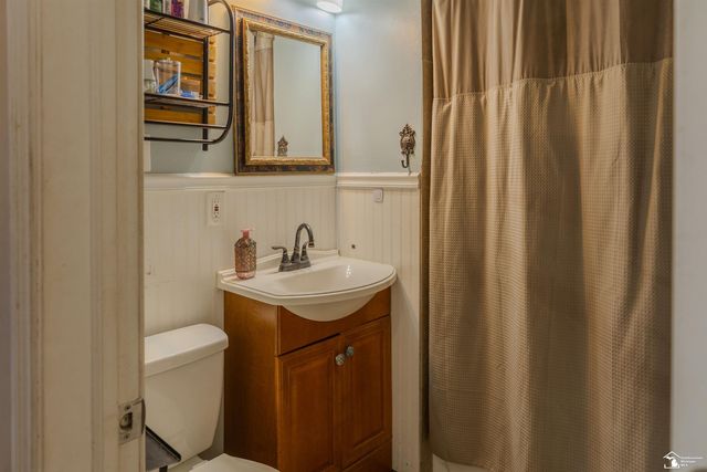 13820 Catalpa Street, Southgate, MI 48195