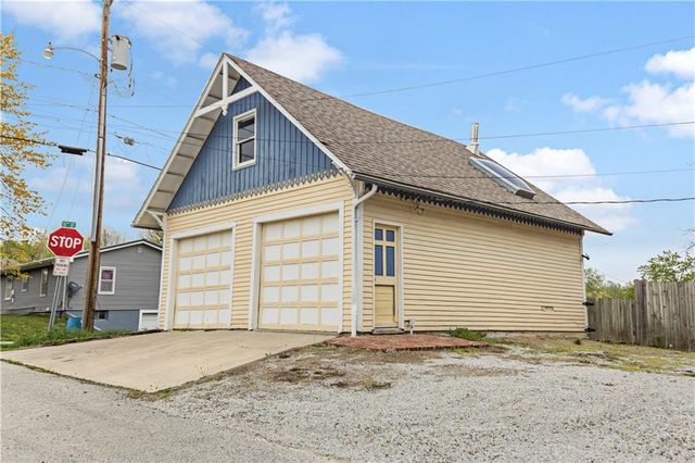 731 W 12th Street, Trenton, MO 64683