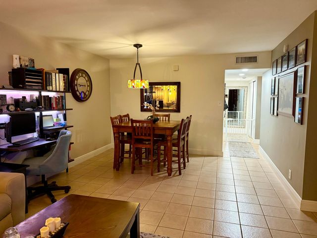 140 S CYPRESS Road 111, Pompano Beach, FL 33060