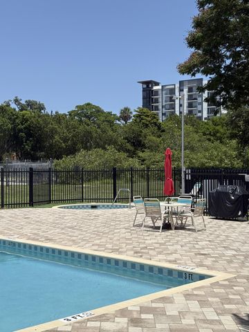 140 S CYPRESS Road 111, Pompano Beach, FL 33060