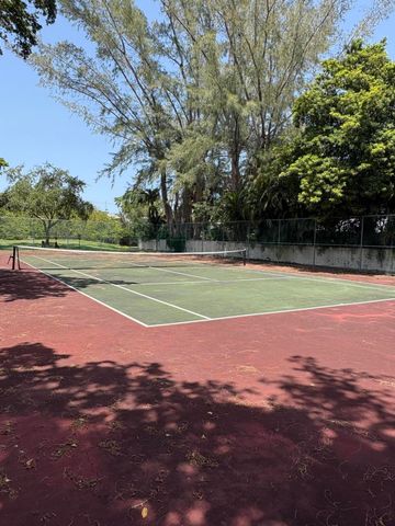 140 S CYPRESS Road 111, Pompano Beach, FL 33060