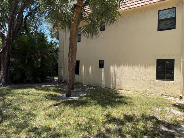 140 S CYPRESS Road 111, Pompano Beach, FL 33060