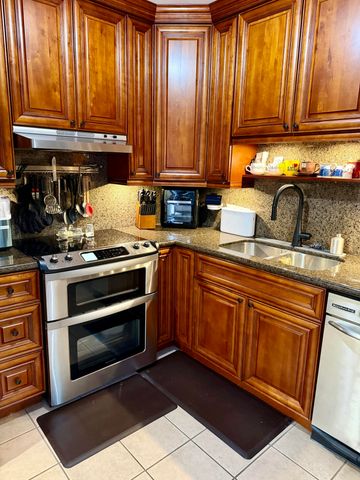 140 S CYPRESS Road 111, Pompano Beach, FL 33060