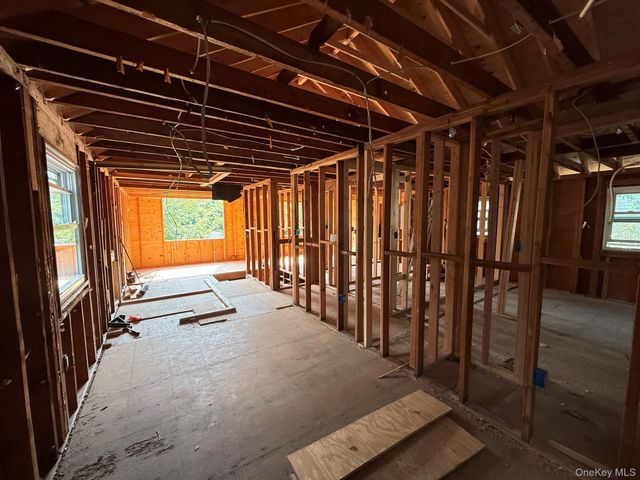 1014 Washington Drive, Centerport, NY 11721