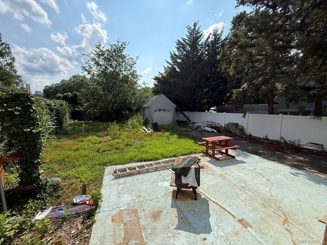 1014 Washington Drive, Centerport, NY 11721