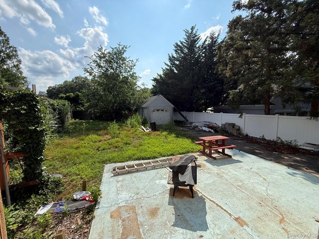 1014 Washington Drive, Centerport, NY 11721