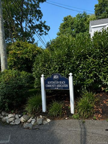 1014 Washington Drive, Centerport, NY 11721