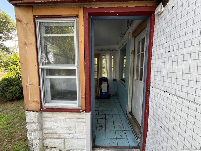 1014 Washington Drive, Centerport, NY 11721