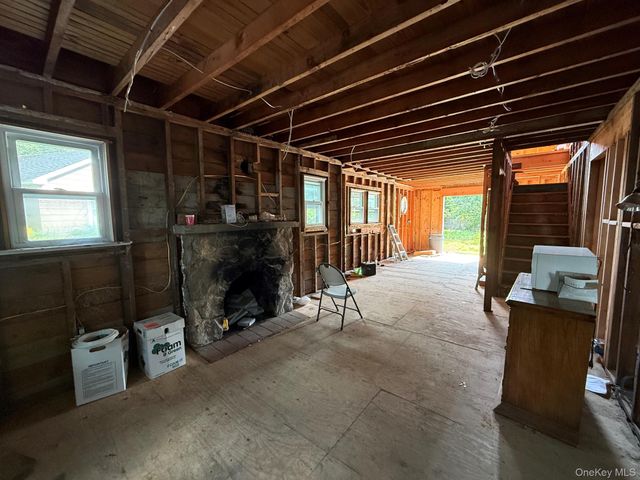 1014 Washington Drive, Centerport, NY 11721