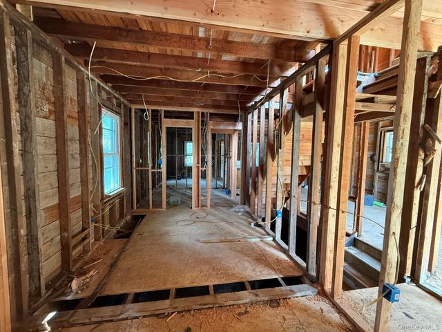 1014 Washington Drive, Centerport, NY 11721