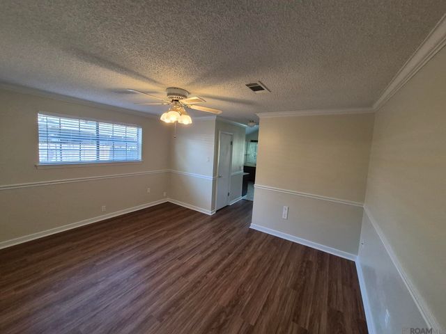 910 Angee Dr, Denham Springs, LA 70726