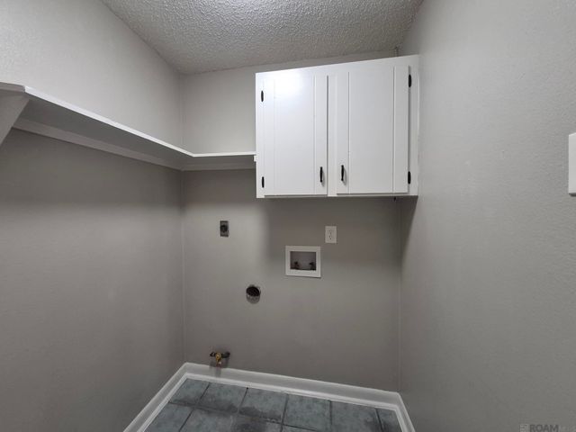 910 Angee Dr, Denham Springs, LA 70726