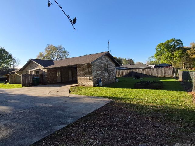 910 Angee Dr, Denham Springs, LA 70726