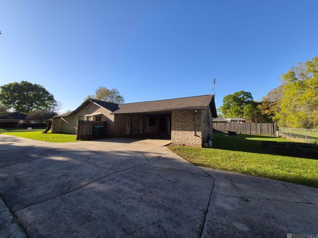 910 Angee Dr, Denham Springs, LA 70726
