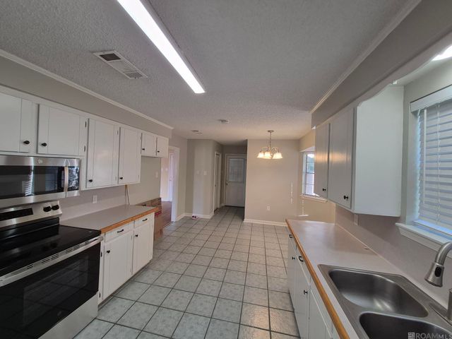 910 Angee Dr, Denham Springs, LA 70726