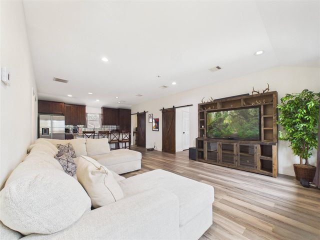 4506 Linninger Lane, Dickinson, TX 77539